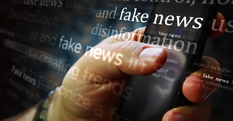انتشار اطلاعات نادرست (Misinformation and Disinformation)